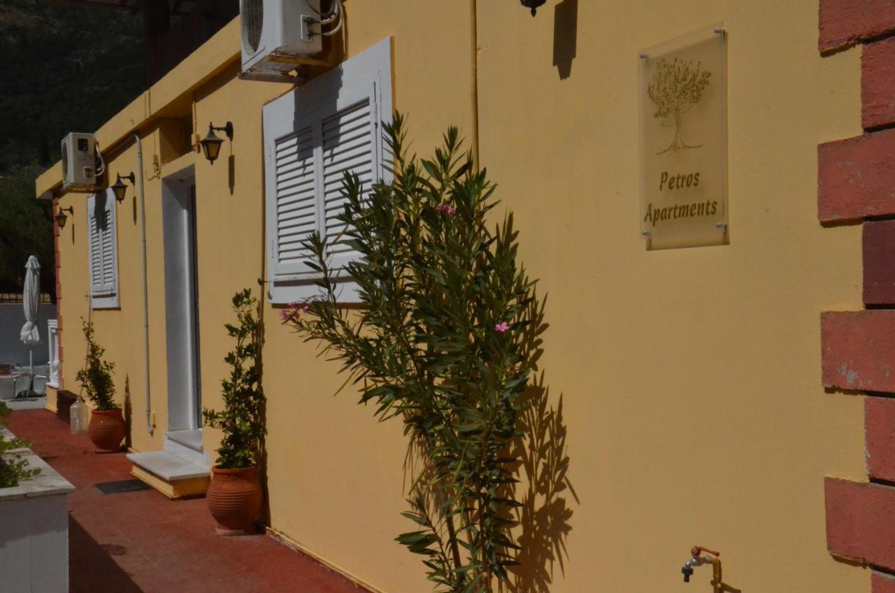 Petros Apartments Vathí - Ítaca Exterior foto