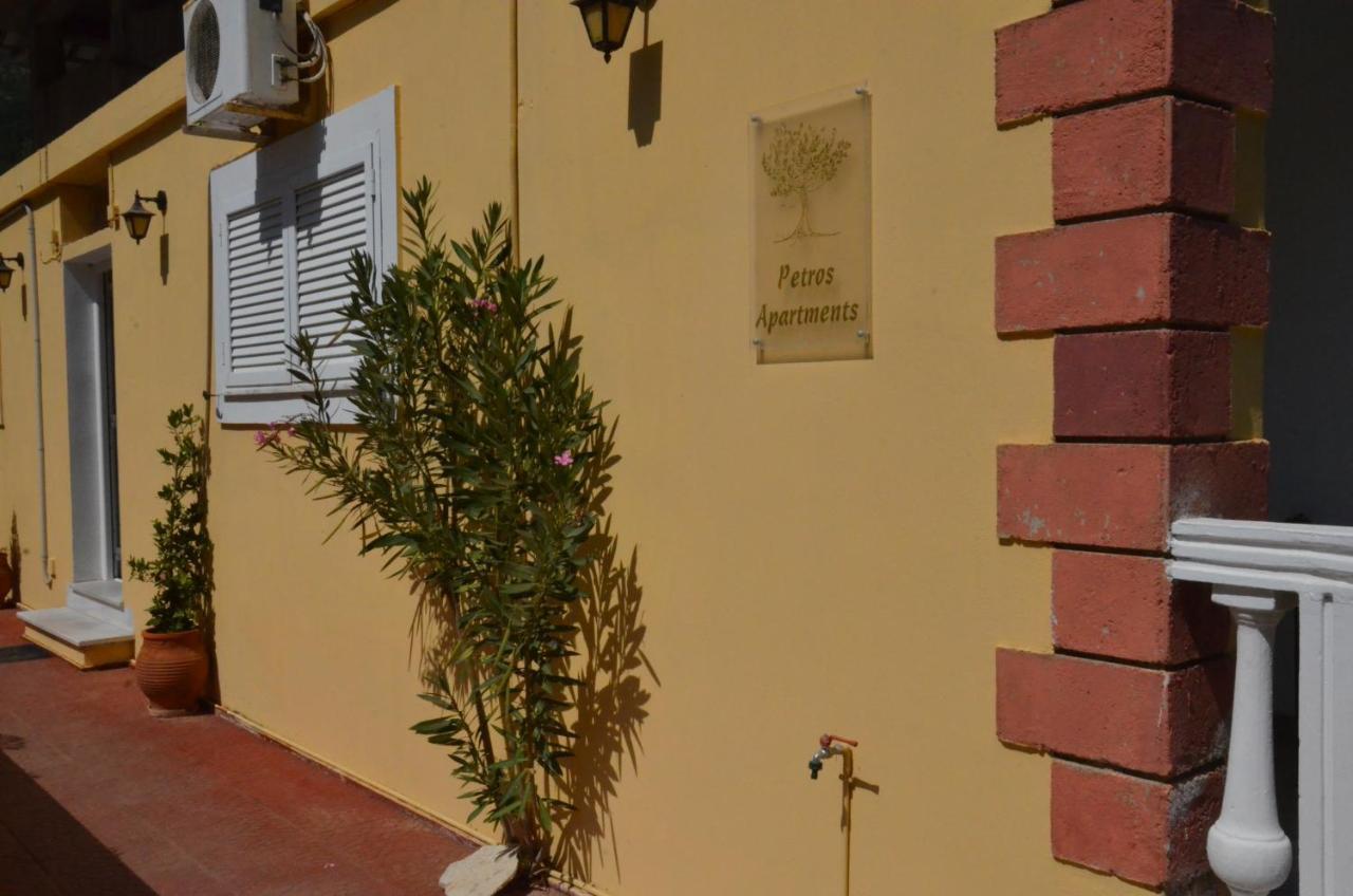 Petros Apartments Vathí - Ítaca Exterior foto